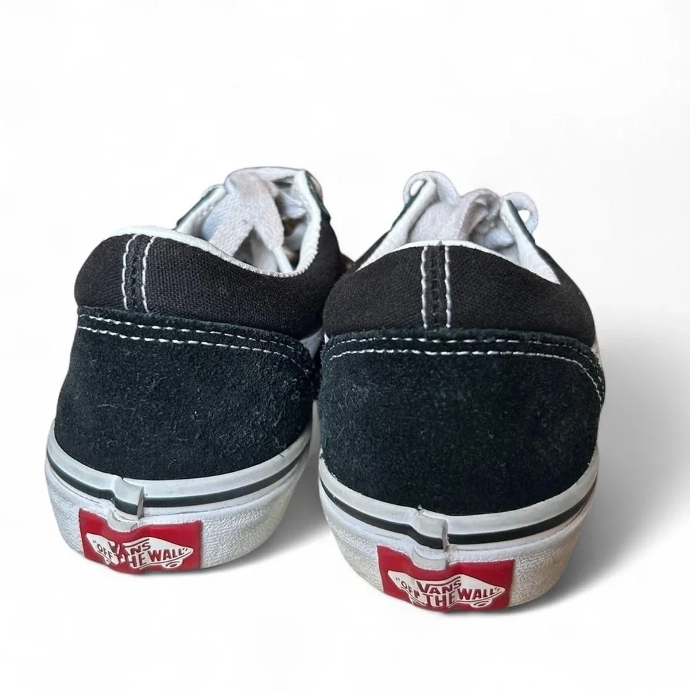 Kids- Black and White Vans Old Skool Shoes/ size 3